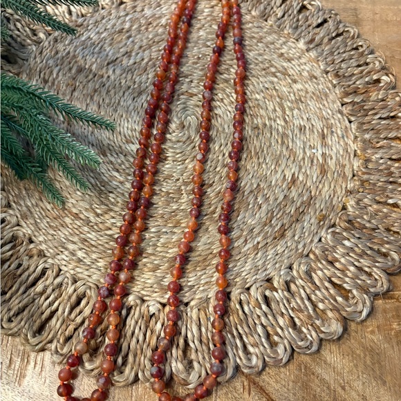 Elegant Beaded Necklace in Rich Red Tones - Picture 3 of 3